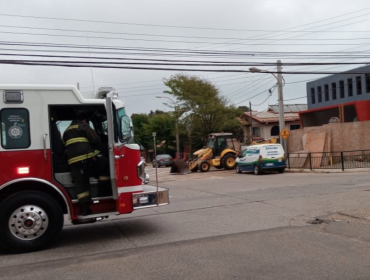 Maquinaria rompe una cañería y provoca fuga de gas en Reñaca