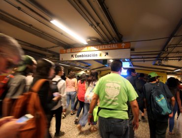 Pasajeros transportados por Metro de Santiago cayeron 28% en octubre y 41% en noviembre