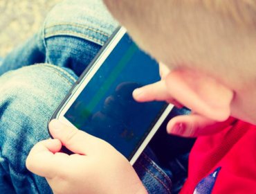 Encuesta de Google revela que más del 50% de los niños chilenos adquieren dispositivo con internet antes de los 9 años