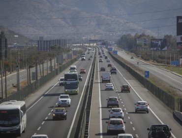 Recambio de veraneantes: 650 mil vehículos se movilizarán desde y hacia Santiago este fin de semana