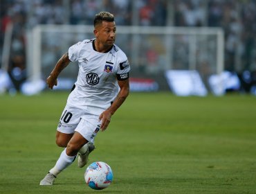 Leo Valencia abandonó práctica de Colo-Colo y es duda para clásico contra la UC