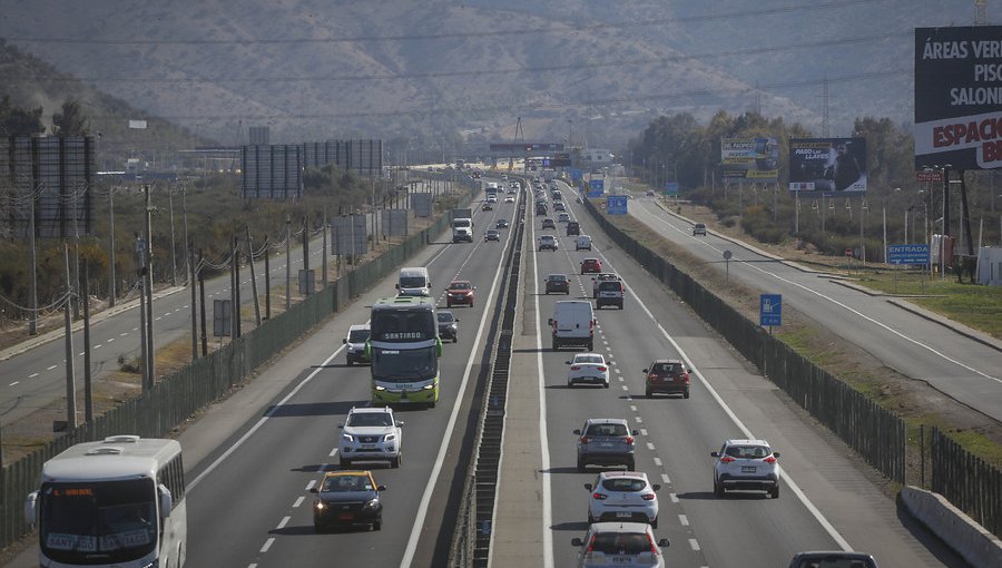 Recambio de veraneantes: 650 mil vehículos se movilizarán desde y hacia Santiago este fin de semana