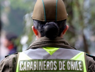 Dan de baja a carabinera acusada de estar implicada en robo de autos en Providencia