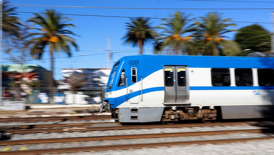 Con prohibición de acercarse al Metro de Valparaíso quedaron los cuatro detenidos por rayar un vagón