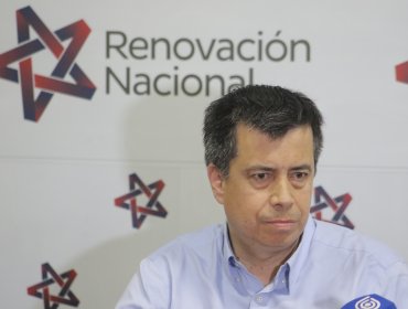 Presentarán proyecto que obliga a cumplir con presencia completa en comisiones a parlamentarios