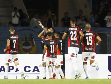 Antofagasta hundió a Iquique y escaló a la cima del Campeonato Nacional