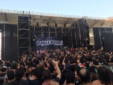 Un centenar de personas subió al escenario y canceló show de La Polla Récords