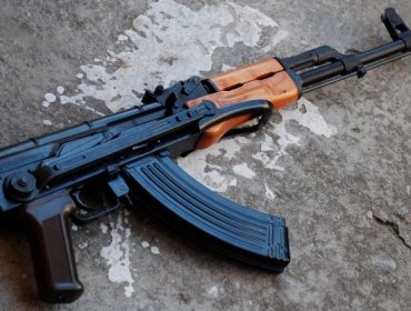 Detienen a cuatro personas en investigación por compra de AK-47 y posibles hechos de violencia durante marzo