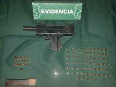 En prisión preventiva quedó sujeto que fue detenido portando una subametralladora en Pudahuel