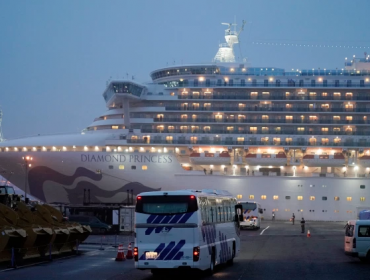 Pareja chilena logró desembarcar del crucero Diamond Princess tras estar en cuarentena por coronavirus