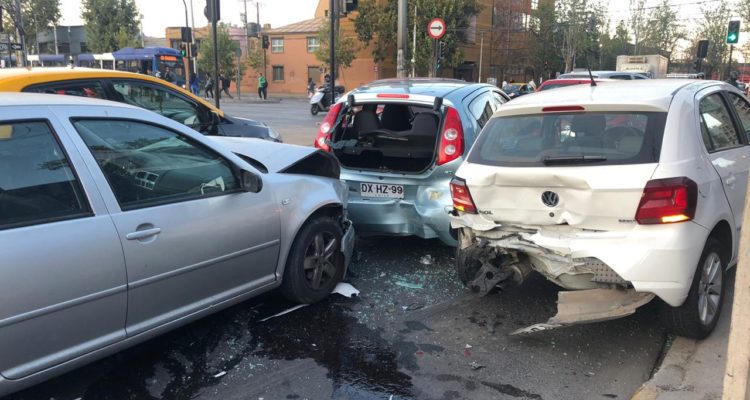 Hombre en estado de ebriedad provocó accidente múltiple en Santiago