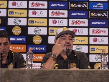 Diego "Armando" Maradona criticó con fuerza a los técnicos Holan y Beccacece