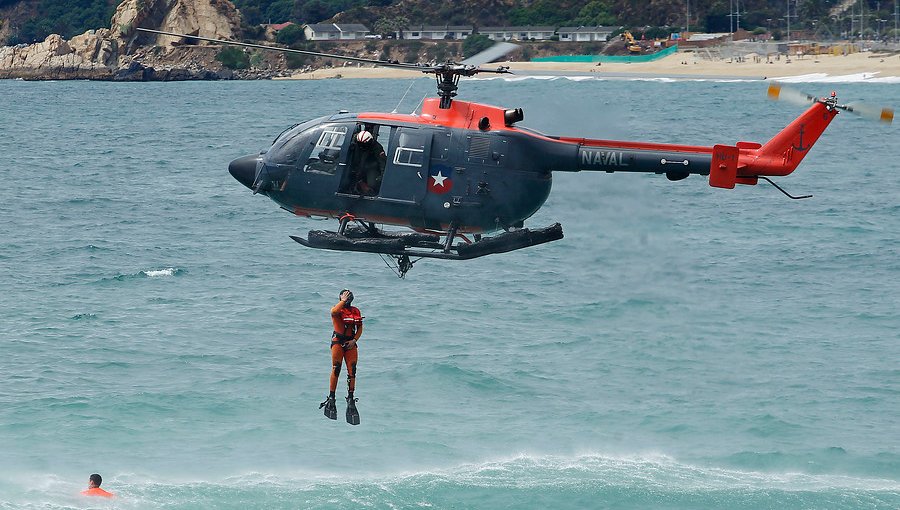 Armada rescató a joven cubana que quedó atrapada en la Cueva del Pirata de Algarrobo