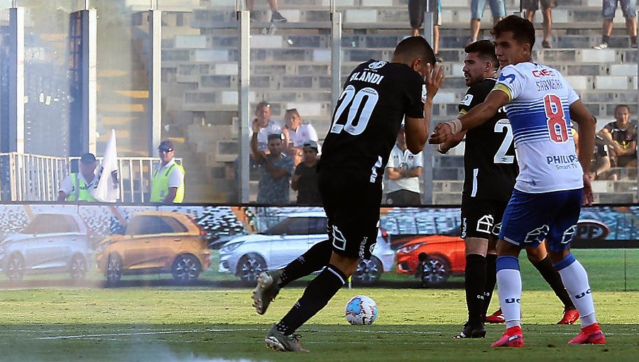 Colo-Colo deberá jugar tres partidos a puertas cerradas por incidentes en duelo contra la UC