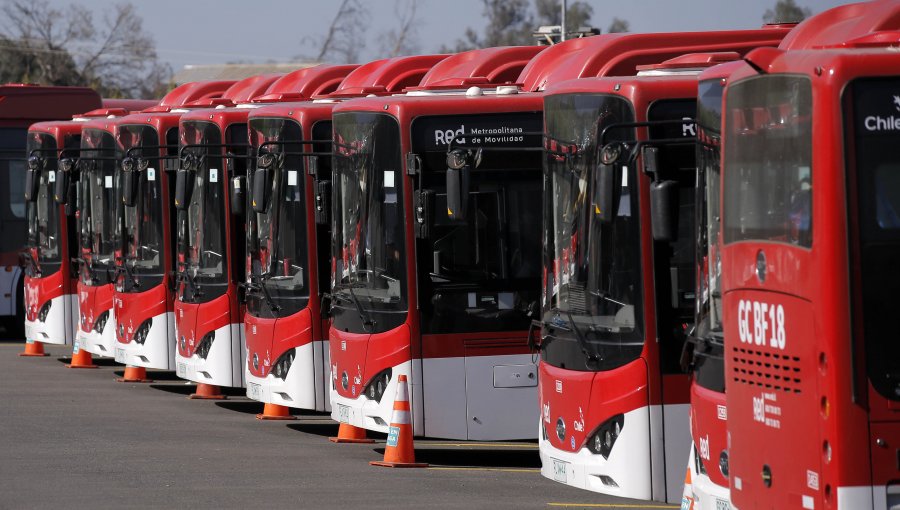 Nuevos buses electricos hacen crecer la flota del Transantiago a mil máquinas