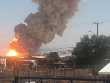 Explosión en bodegas genera gran incendio en Pudahuel: habría una veintena de lesionados