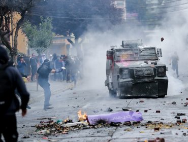 Hechos de violencia durante el "Superlunes" dejaron 283 detenidos y 76 carabineros heridos