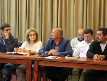 Alcaldes de Quintero y Puchuncaví criticaron renovación de la concesión marítima para AES Gener