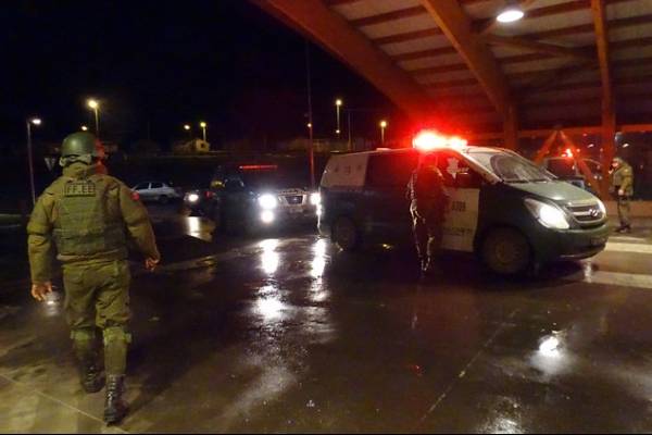 Conductor que chocó patrulla policial falleció tras recibir disparo de Carabineros en Llay Llay