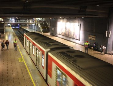 Metro de Santiago sanitizará trenes para prevenir contagios de coronavirus