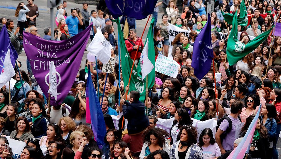 Carabineros estima que unas 500 mil personas participarán en marcha por el Día de la Mujer en Santiago