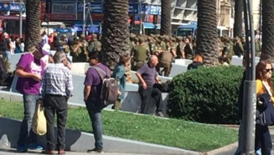 Carabineros aplica técnica de copamiento en la plaza Sucre de Viña del Mar ante llamado a manifestarse