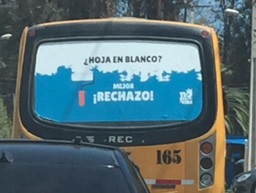 Denuncian ante el Servel "propaganda ilegal" y "fuera de plazo" en microbuses de Valparaíso