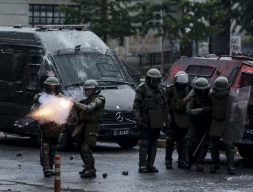 Amplían hasta el lunes detención de carabinero que baleo a manifestante