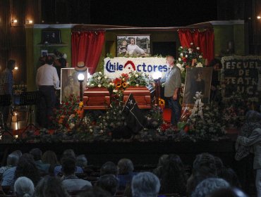 Masiva despedida tuvieron los actores Bélgica Castro y Alejandro Sieveking