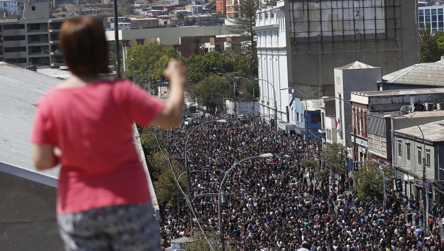 Intendencia calcula en más de 20 mil los asistentes a marcha 8M en Valparaíso