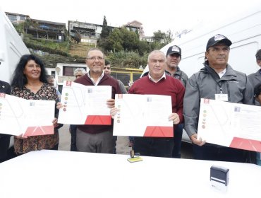 Cuatro caletas de pescadores recibieron furgones con sistema de refrigeración en la región de Valparaíso