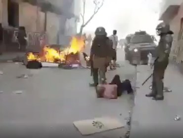 Video de agresión a adulto mayor en Santiago abre fuertes críticas a Carabineros