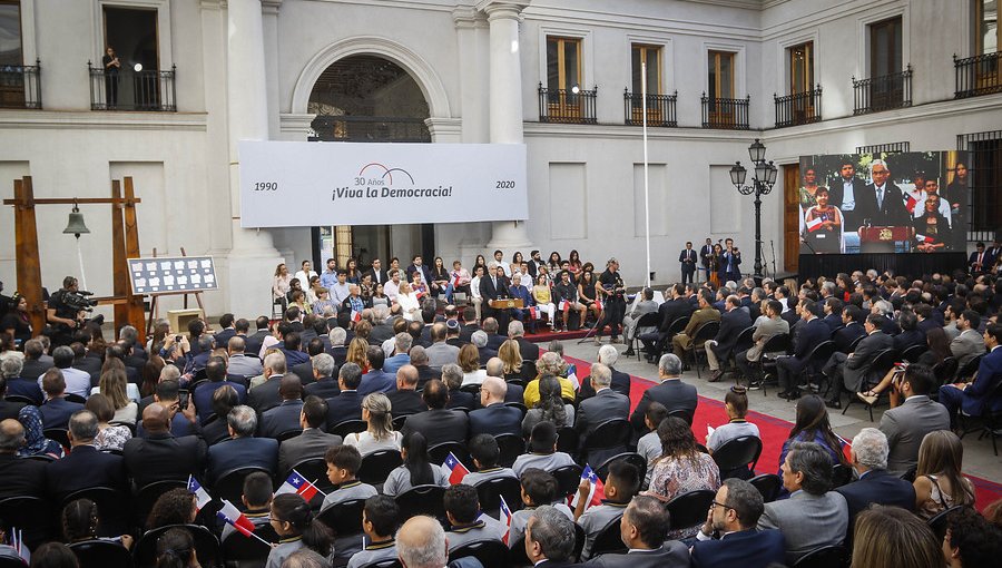 Violencia tras el estallido social marca discurso del presidente Piñera en acto de los 30 años del regreso de la democracia