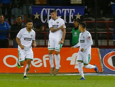 Huachipato venció a Audax Italiano en duelo marcado por corte de luz