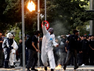 Barricadas y lanzamiento de bombas molotov se registraron en las afueras del Instituto Nacional