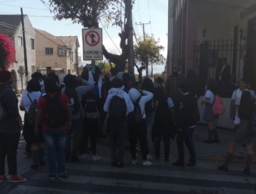 Tensión en Playa Ancha: Escolares exigieron a alumnas del colegio María Auxiliadora que se sumen a marcha