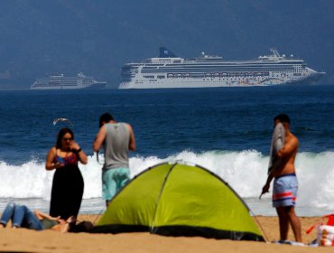 Cruceros se mantienen a la "deriva" en Valparaíso tras prohibición de racalar