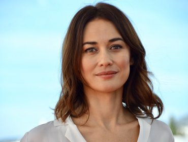 La ex "chica Bond" Olga Kurylenko anunció que dio positivo a coronavirus