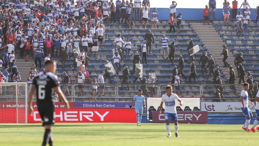 ANFP rebaja sanción a la UC y solo deberá jugar un partido a puertas cerradas