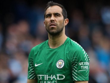 Claudio Bravo dejaría el Manchester City a mitad de año y llegaría un nuevo arquero