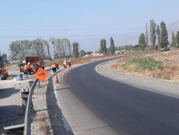 Instalan barreras en cruce de Hijuelas con ruta 5 Norte para terminar con basural