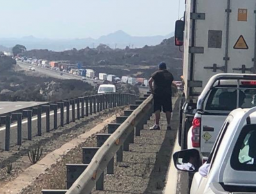 Reportan alta congestión por "Aduana Sanitaria" instalada en peaje que une la región de Coquimbo con la de Valparaíso