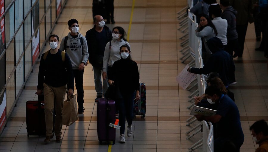 Solo 170 chilenos varados regresaron desde Lima por restricción de vuelos en Perú