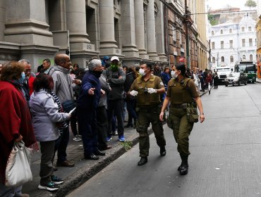 Refuerzan presencia militar en aglomeraciones y piden evitar ir a playas de la región de Valparaíso