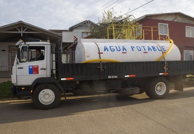 “En Chile hay 400 mil familias que dependen de camion aljibe para lavarse manos"