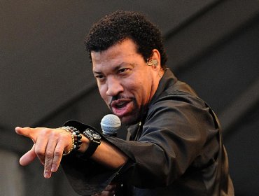 Lionel Richie analiza reversionar «We are the world» para ayudar a víctimas del coronavirus