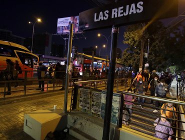 Ministra de Transportes asume la responsabilidad por aglomeraciones en transporte público capitalino