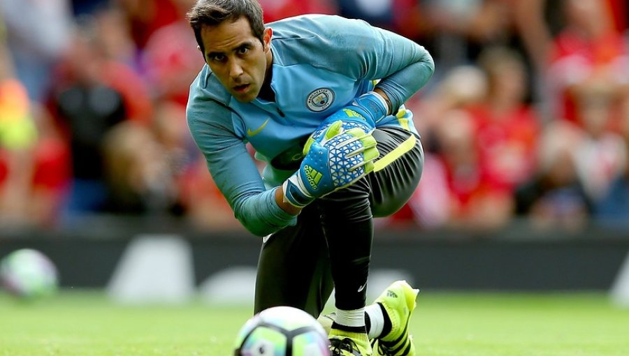 En Inglaterra reiteran que Claudio Bravo dejará el Manchester City en junio