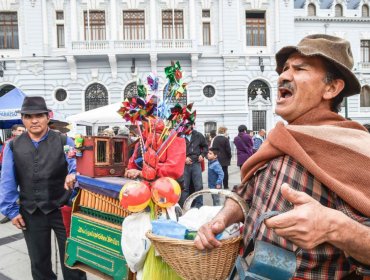 Valparaíso se cuadra con sus artistas y anuncia paquete de medidas para ayudarlos