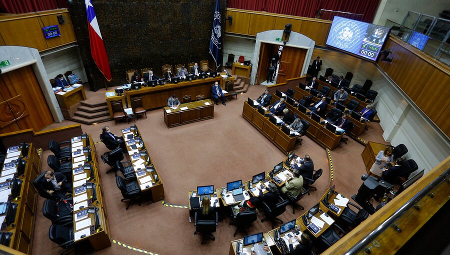 Senado despacha a ley proyecto que prorroga vigencia de licencias de conducir y de revisiones técnicas